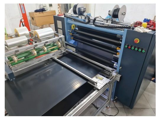 Máy chia cuộn mực RIBBON WAX